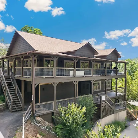 Er15 - A Bears Life Great Location - Close To Town! Cabin
